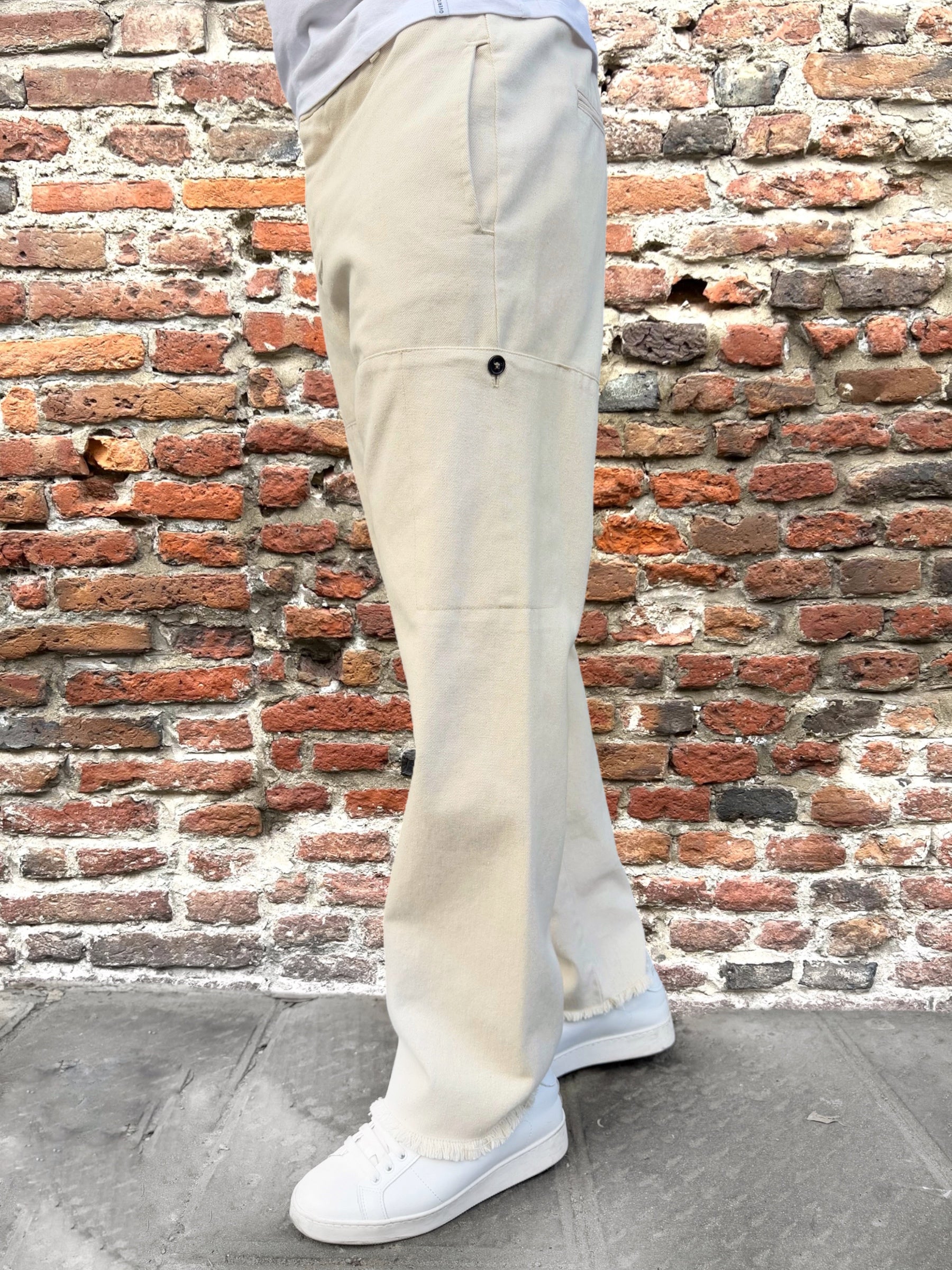 Pantalone Block Eleven Cargo Fondo Largo Sfrangiato Crema (11737734283604)