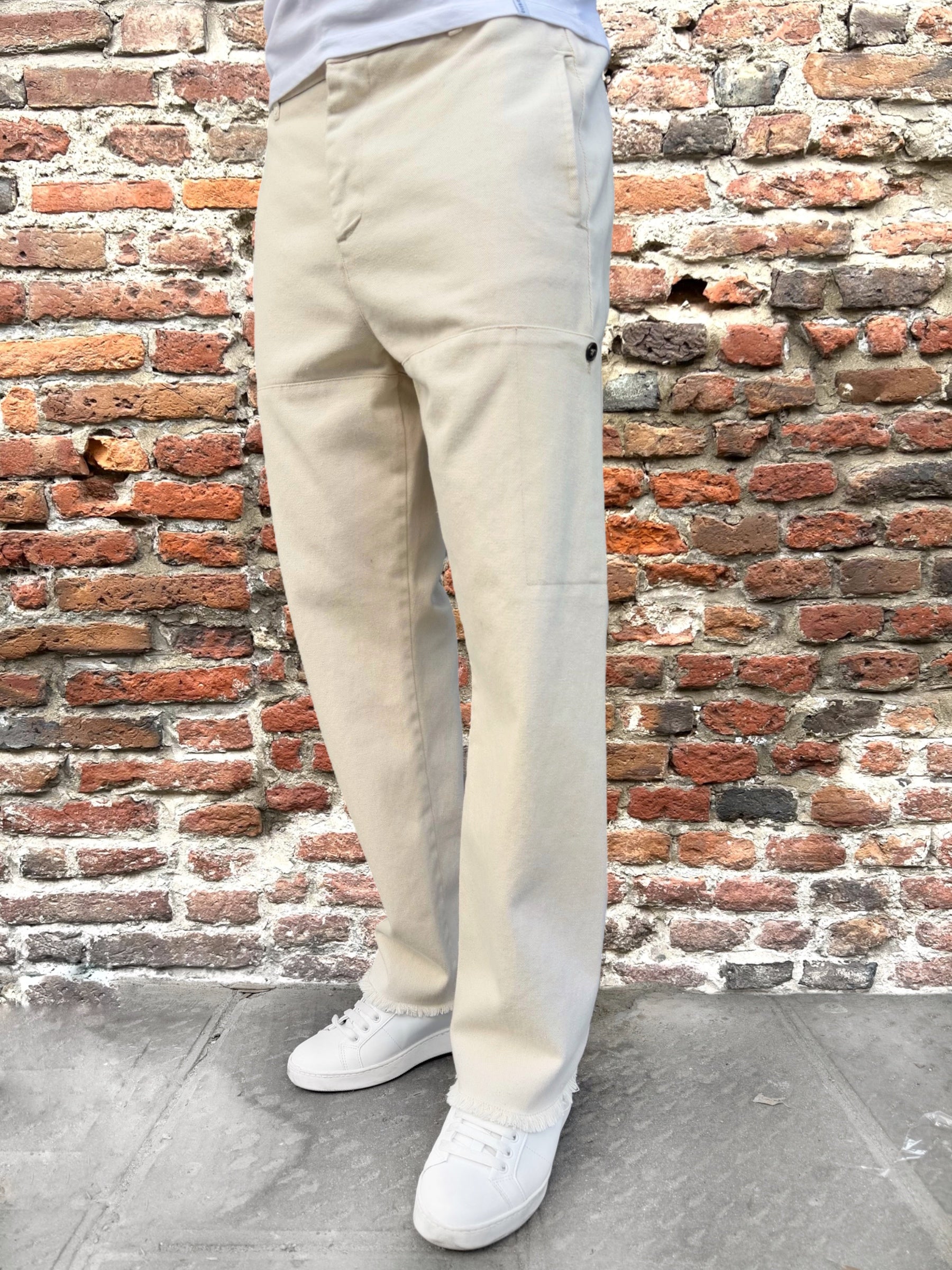 Pantalone Block Eleven Cargo Fondo Largo Sfrangiato Crema (11737734283604)