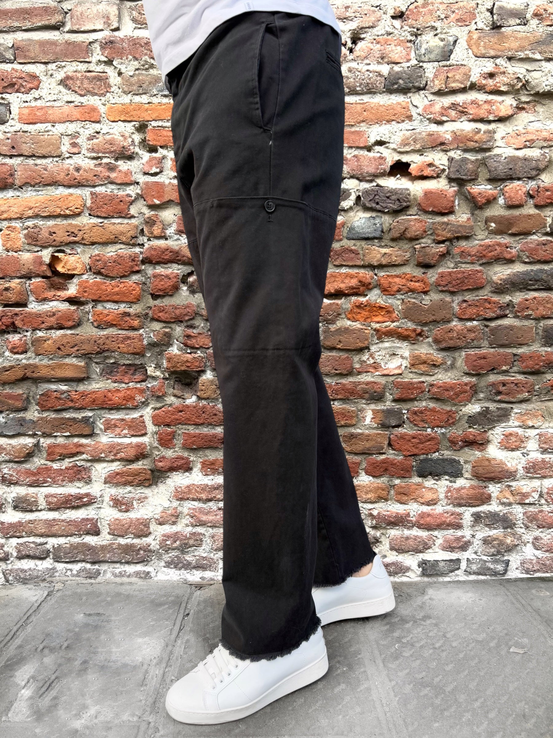 Pantalone Block Eleven Cargo Fondo Largo Sfrangiato Nero (11737734021460)