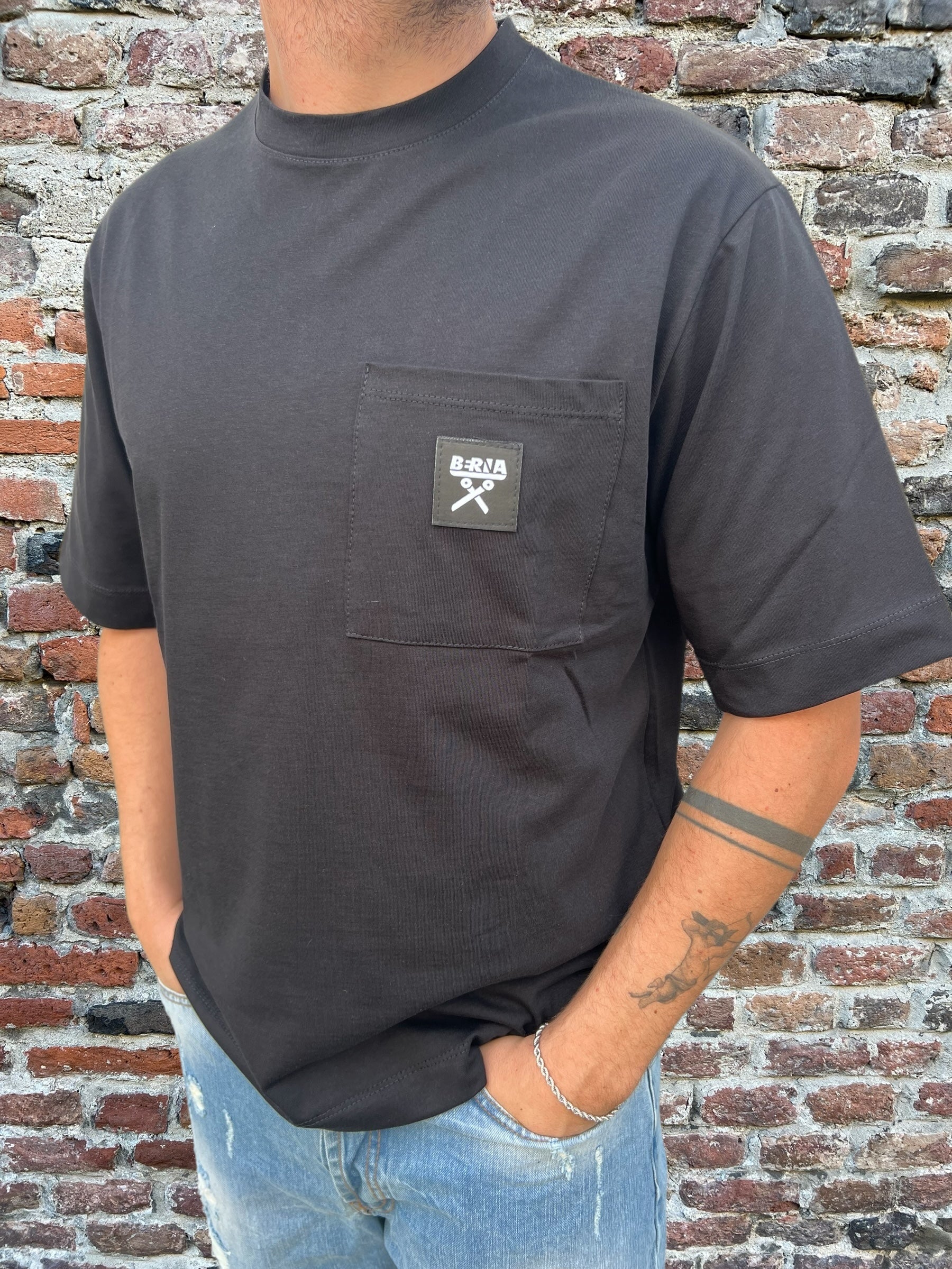 T-shirt Berna Over Taschino Nera (9588111671636)